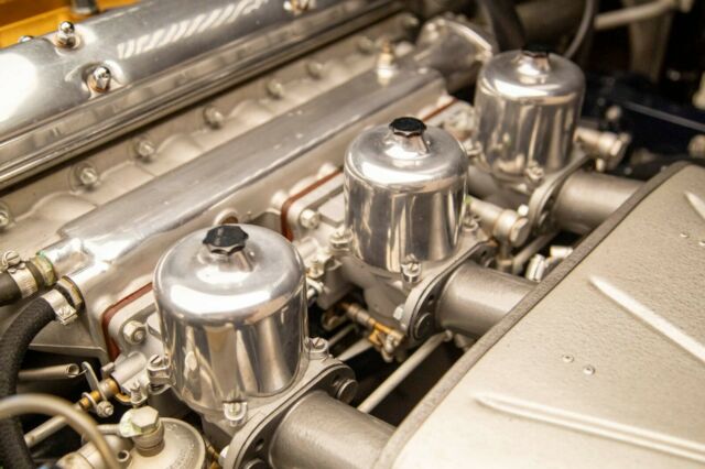 Jaguar E-Type 1966 image number 23