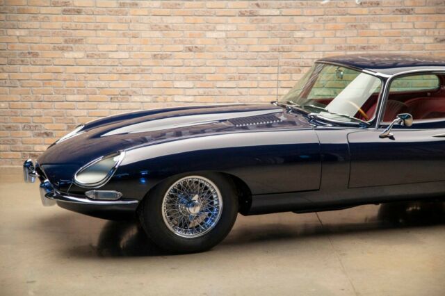 Jaguar E-Type 1966 image number 30