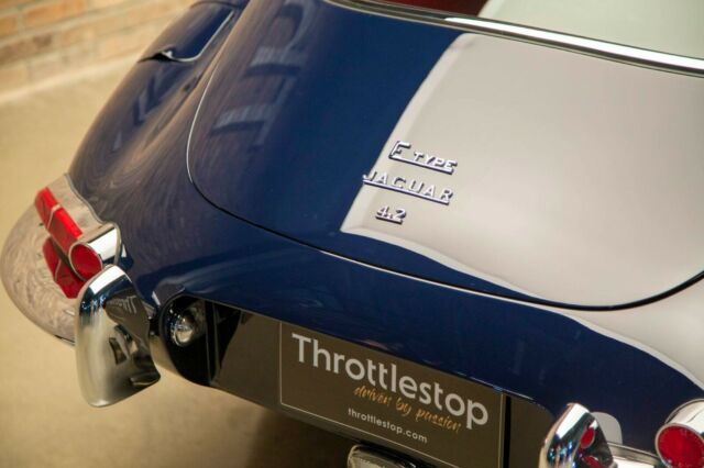 Jaguar E-Type 1966 image number 32