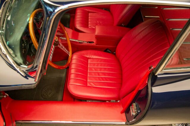Jaguar E-Type 1966 image number 41