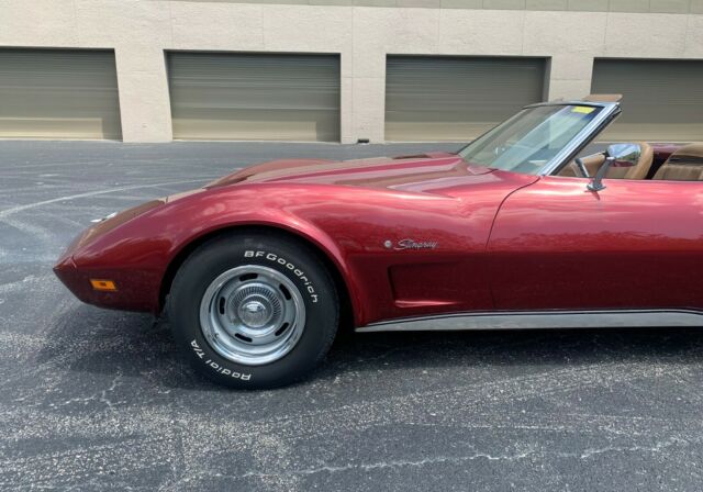 Chevrolet Corvette 1974 image number 2