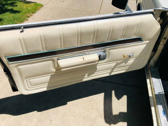 Ford LTD 1972 image number 16