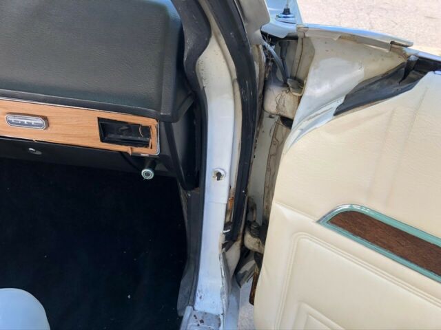 Ford LTD 1972 image number 35
