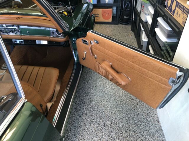 Mercedes-Benz SL-Class 1971 image number 10