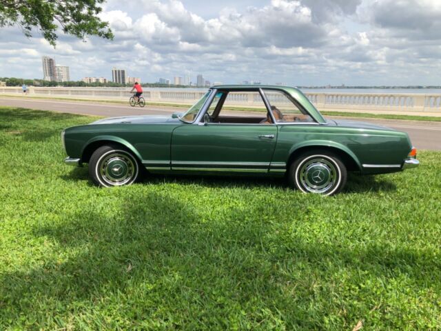 Mercedes-Benz SL-Class 1971 image number 12