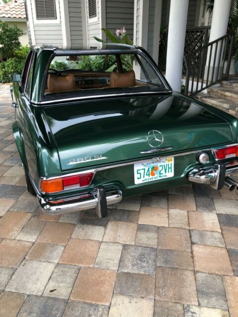 Mercedes-Benz SL-Class 1971 image number 13