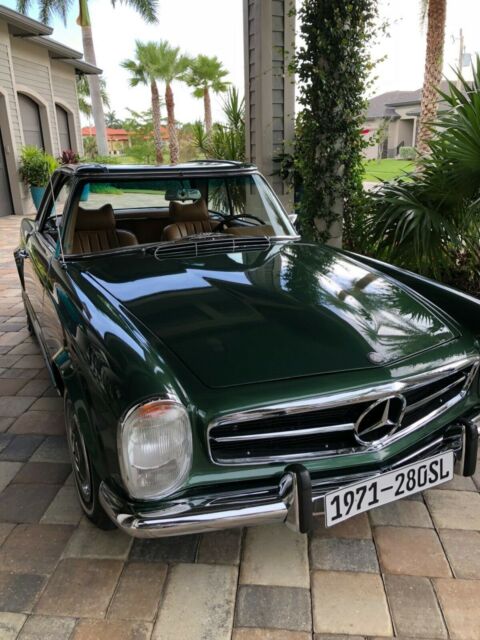Mercedes-Benz SL-Class 1971 image number 14