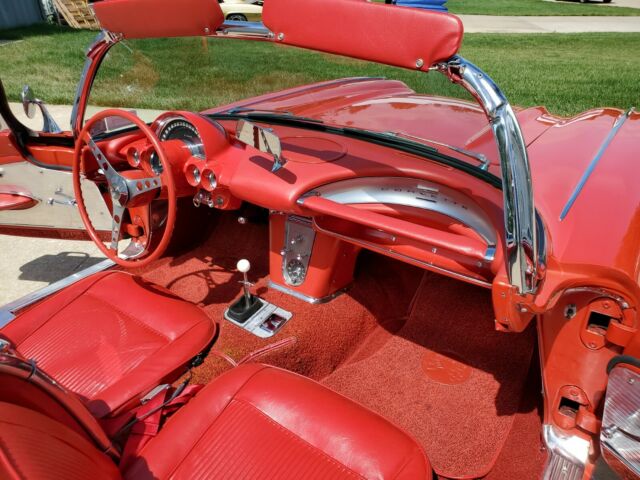 Chevrolet Corvette 1961 image number 17
