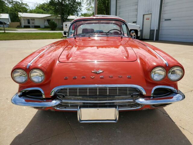 Chevrolet Corvette 1961 image number 2