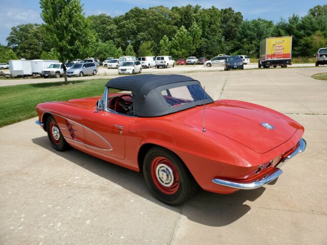 Chevrolet Corvette 1961 image number 38