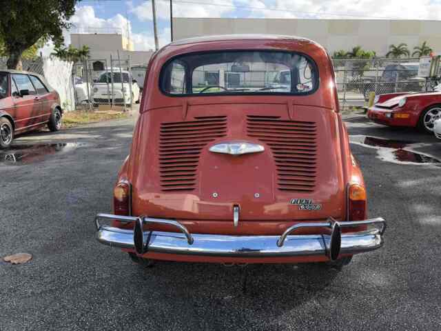 Fiat 600 1971 image number 6
