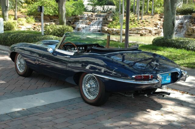 Jaguar E-Type Series 1 1966 image number 13