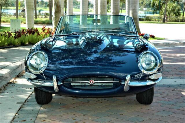 Jaguar E-Type Series 1 1966 image number 2
