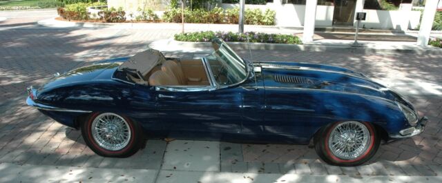 Jaguar E-Type Series 1 1966 image number 24