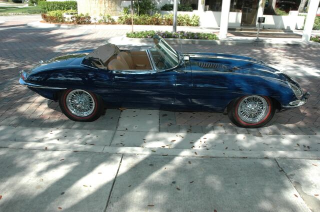 Jaguar E-Type Series 1 1966 image number 28