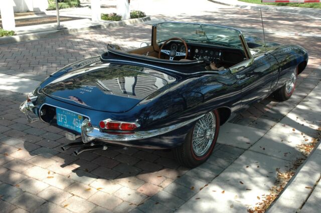 Jaguar E-Type Series 1 1966 image number 39