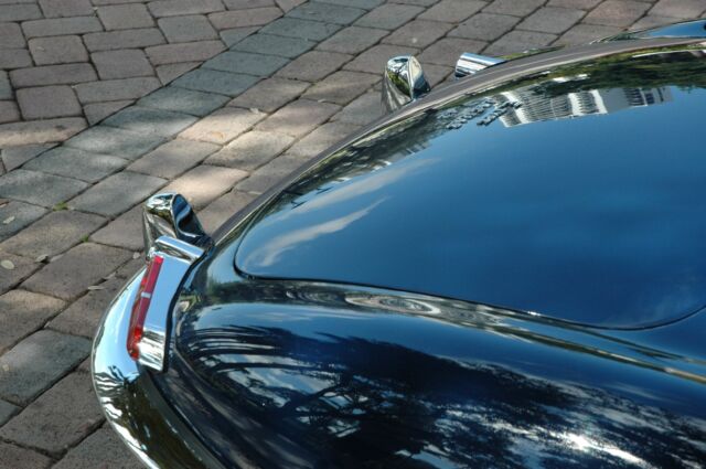 Jaguar E-Type Series 1 1966 image number 45