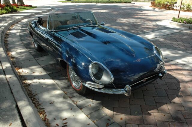 Jaguar E-Type Series 1 1966 image number 7