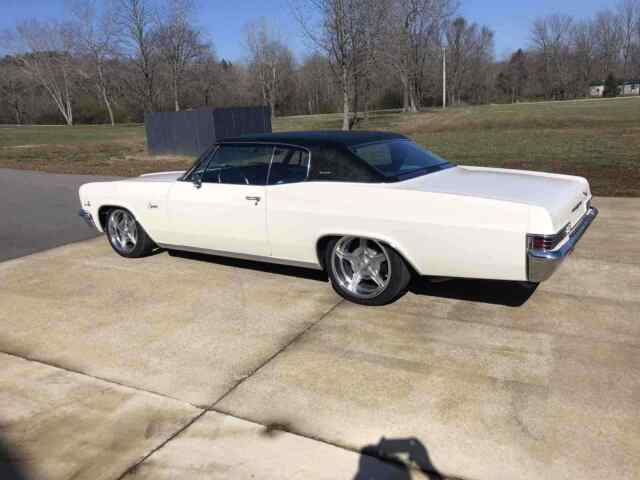 Chevrolet Caprice 1966 image number 1