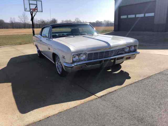 Chevrolet Caprice 1966 image number 20