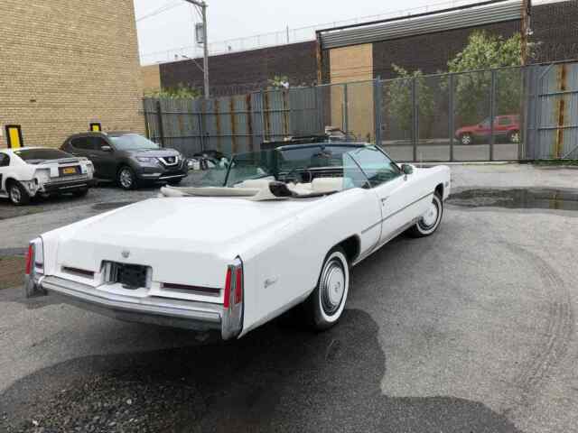 Cadillac Eldorado Convertible 1976 image number 0
