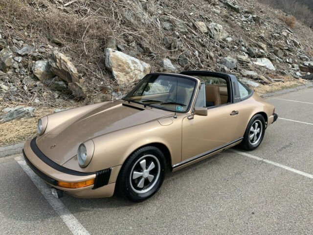 Porsche 911 1975 image number 24