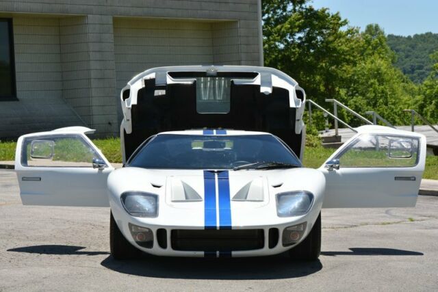 Superformance GT 40 MK I 1965 image number 23