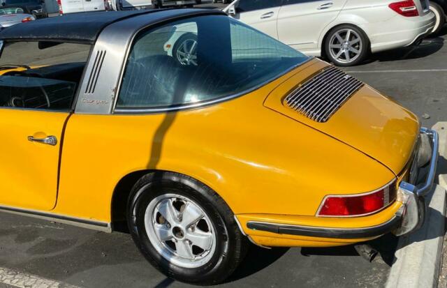 Porsche 911 1972 image number 32