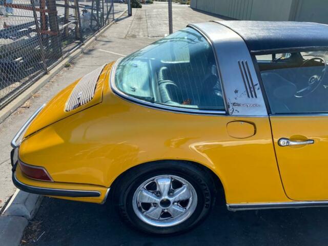 Porsche 911 1972 image number 4