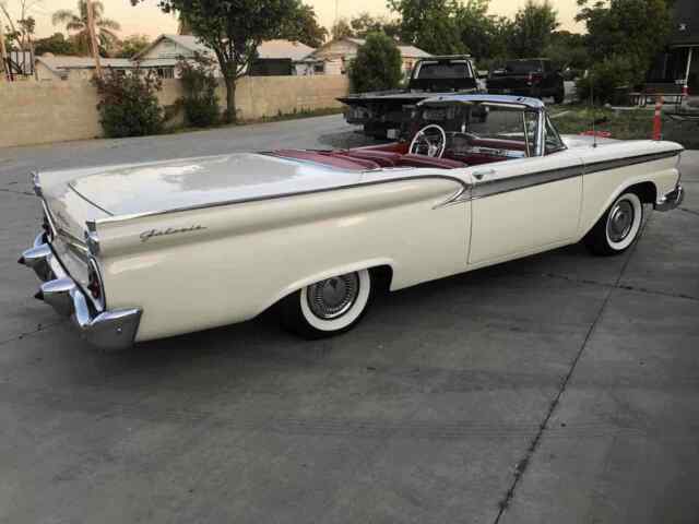 Ford Skyliner 1959 image number 19