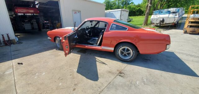 Ford Mustang 1965 image number 14