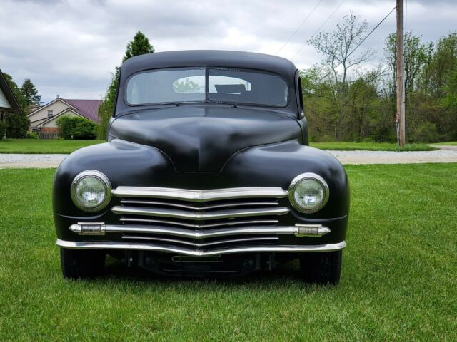 Plymouth DeLuxe 1946 image number 1