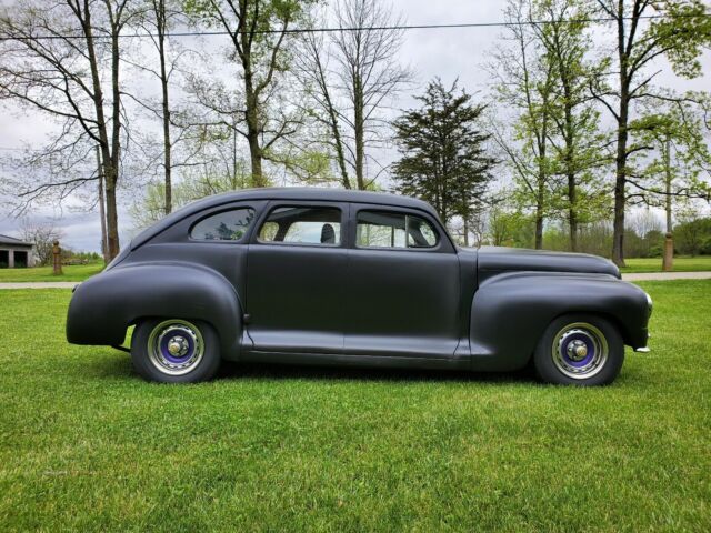 Plymouth DeLuxe 1946 image number 4