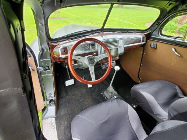 Plymouth DeLuxe 1946 image number 6