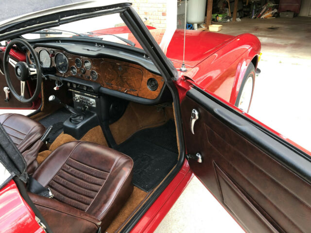 Triumph TR-6 1973 image number 9