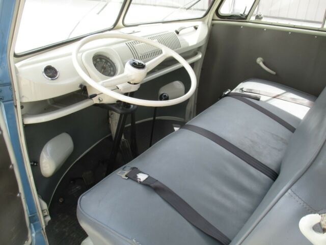 Volkswagen Bus/Vanagon 1962 image number 37