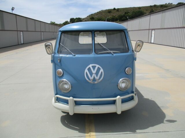 Volkswagen Bus/Vanagon 1962 image number 4