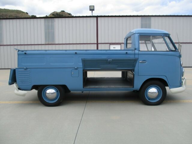 Volkswagen Bus/Vanagon 1962 image number 9