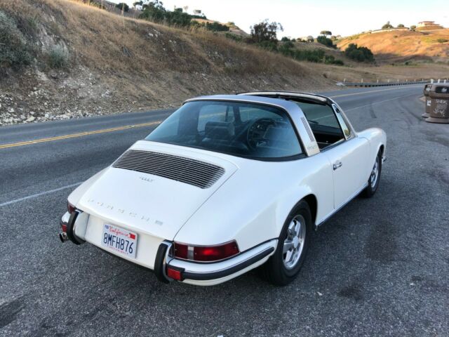 Porsche 911 1971 image number 27
