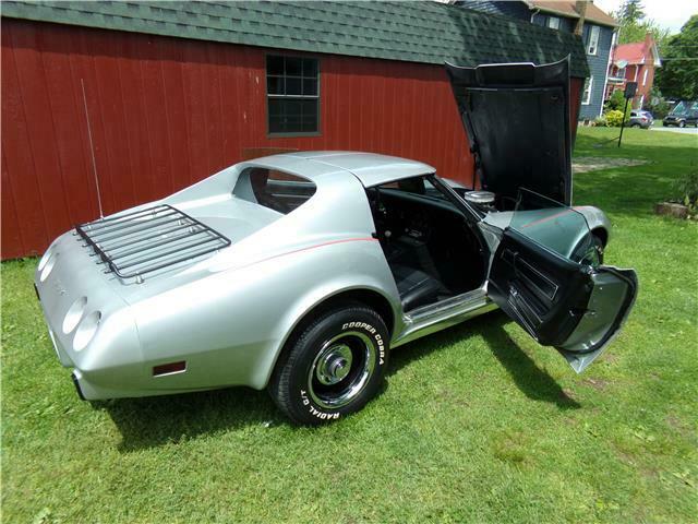 Chevrolet Corvette 1977 image number 1
