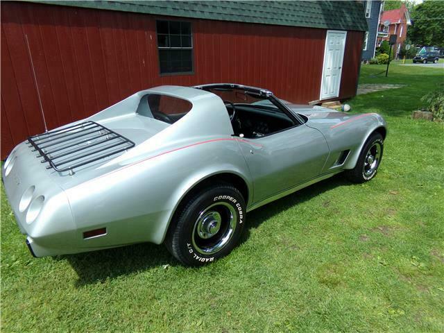 Chevrolet Corvette 1977 image number 2