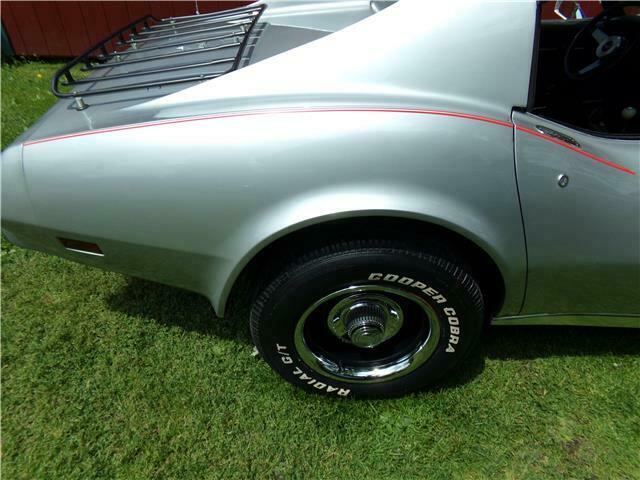 Chevrolet Corvette 1977 image number 22