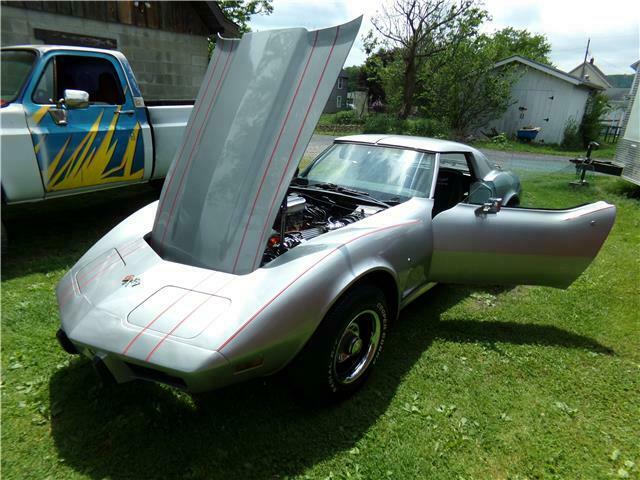 Chevrolet Corvette 1977 image number 4