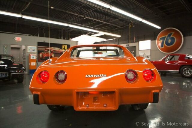 Chevrolet Corvette 1975 image number 8