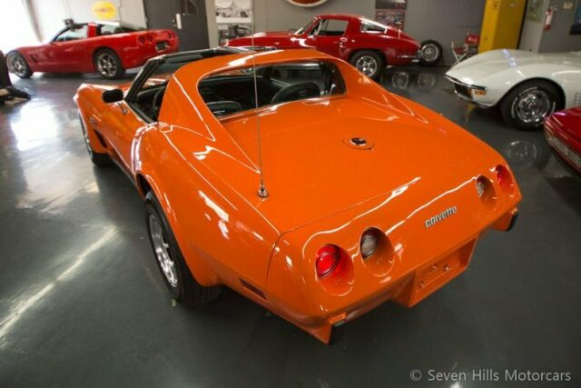 Chevrolet Corvette 1975 image number 9