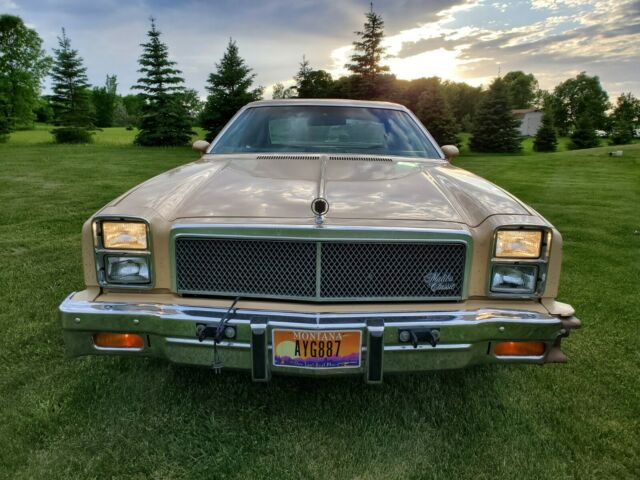 Chevrolet Malibu 1976 image number 2