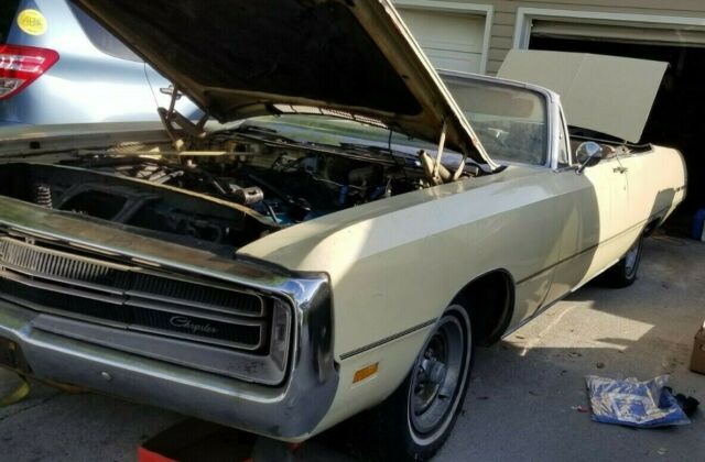 Chrysler 300 Series 1969 image number 2