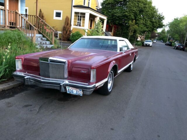 Lincoln conninental Mark V 1978 image number 8