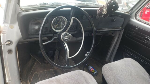 Volkswagen Super Beetle 1971 image number 7