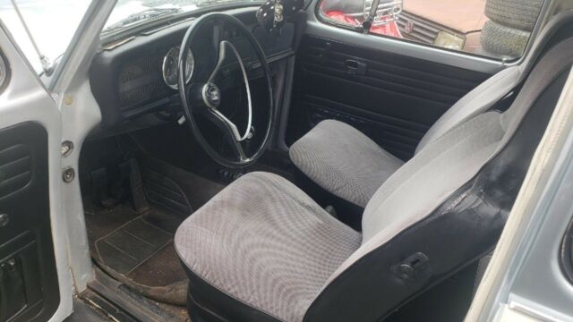 Volkswagen Super Beetle 1971 image number 8
